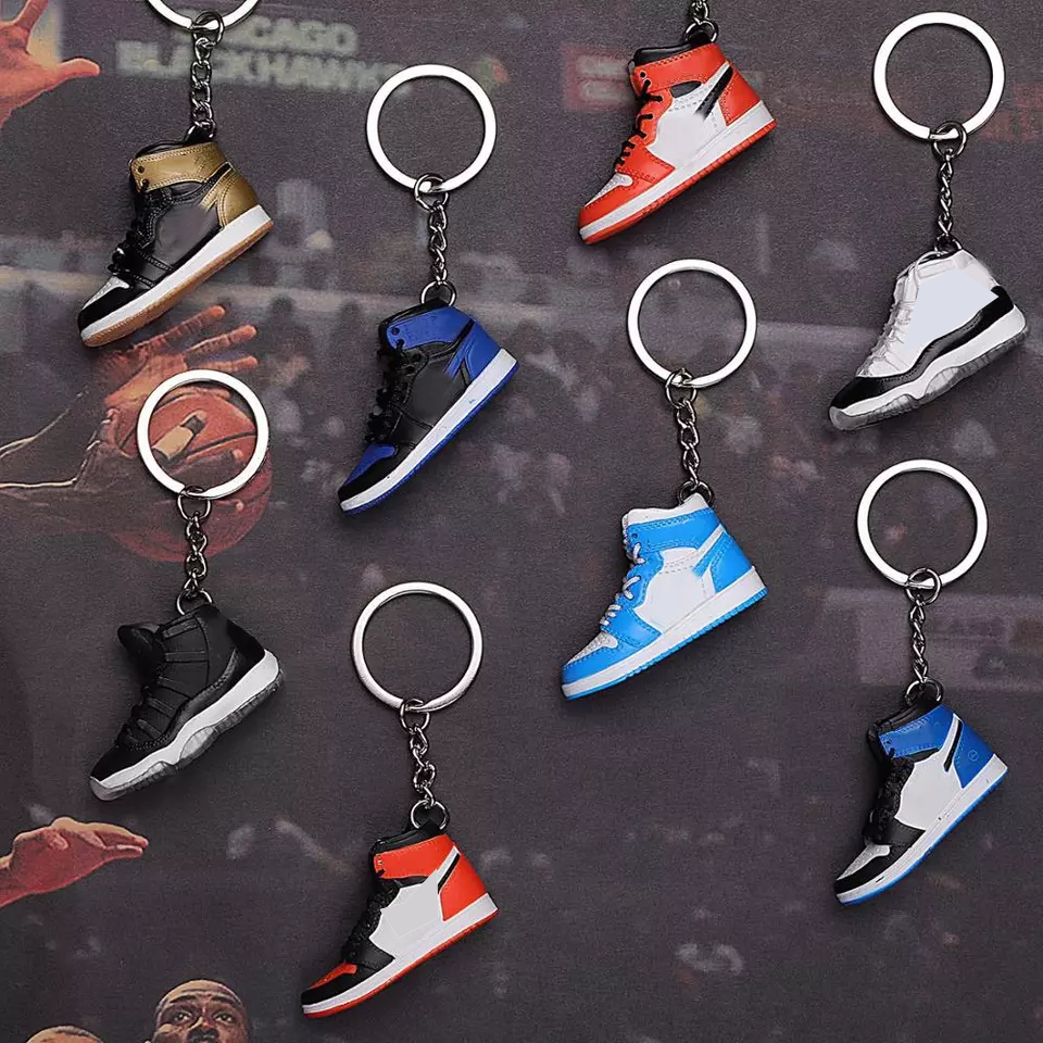 Wholesale Custom Handcrafted Personalized Gifts PVC Ring 3D Sneaker Shoe Key Chain keychain