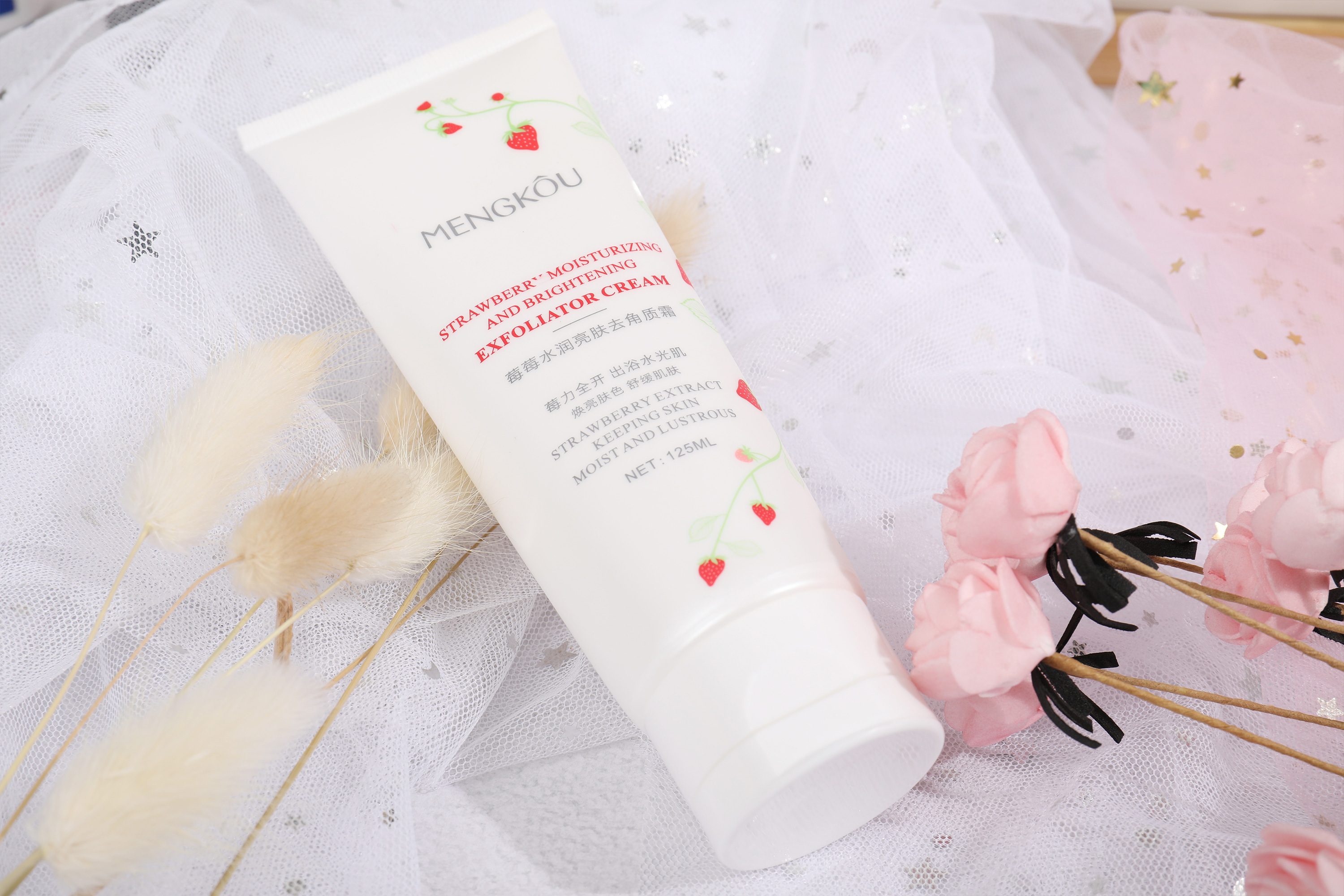 Private Label Skin Care Strawberry Scrub Cream to Remove Dead Skin Cell and Moisturizing and Brightening Face Skin