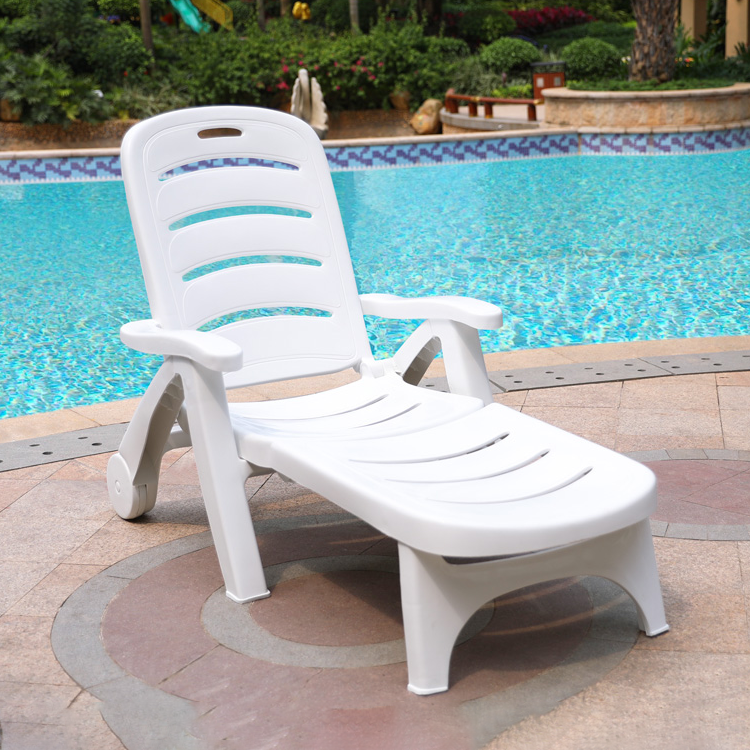 Camping Beach Poolside Sun Lounge Chair Portable White Color Plastic Folded Chairs Outdoor