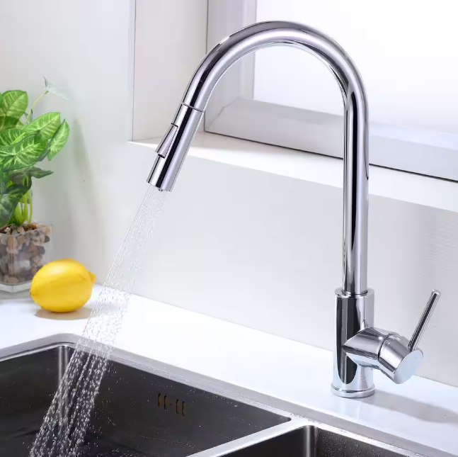 Single Handle Pull Down Sprayer Kitchen Faucet with Spot Resistant Metal in Chrome Faucet for Kitchen Island