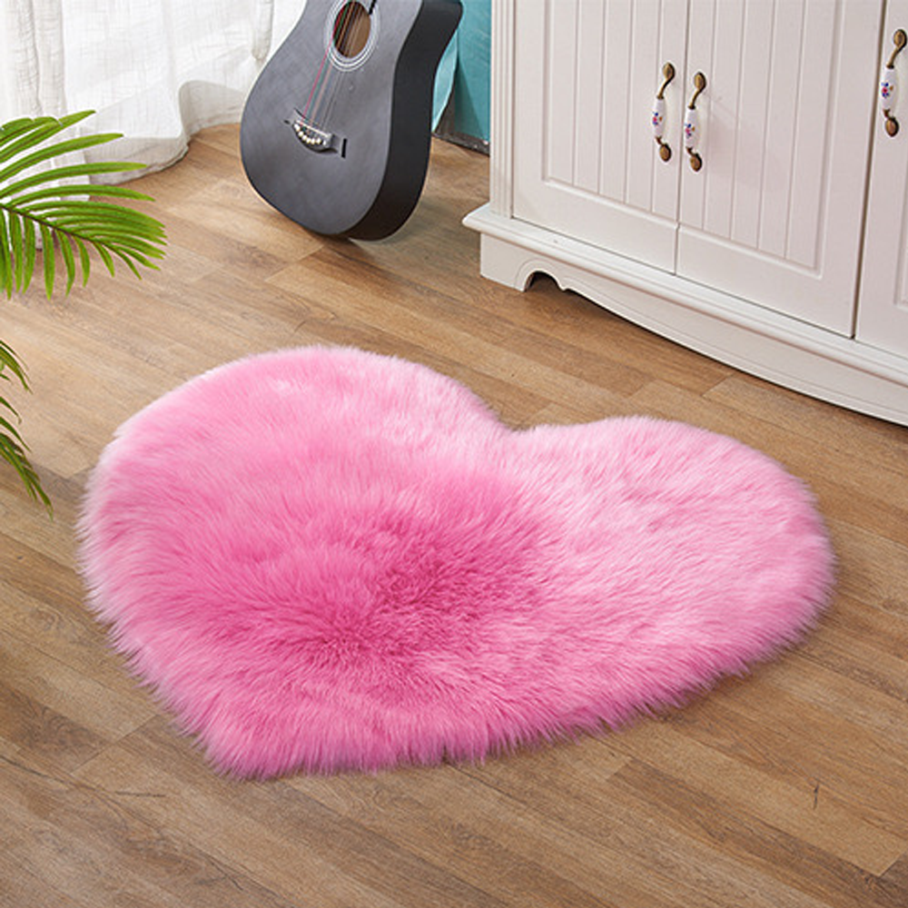 Heart shaped soft and comfortable plush carpet for living room and bedroom wholesale carpet for home flooring area custom