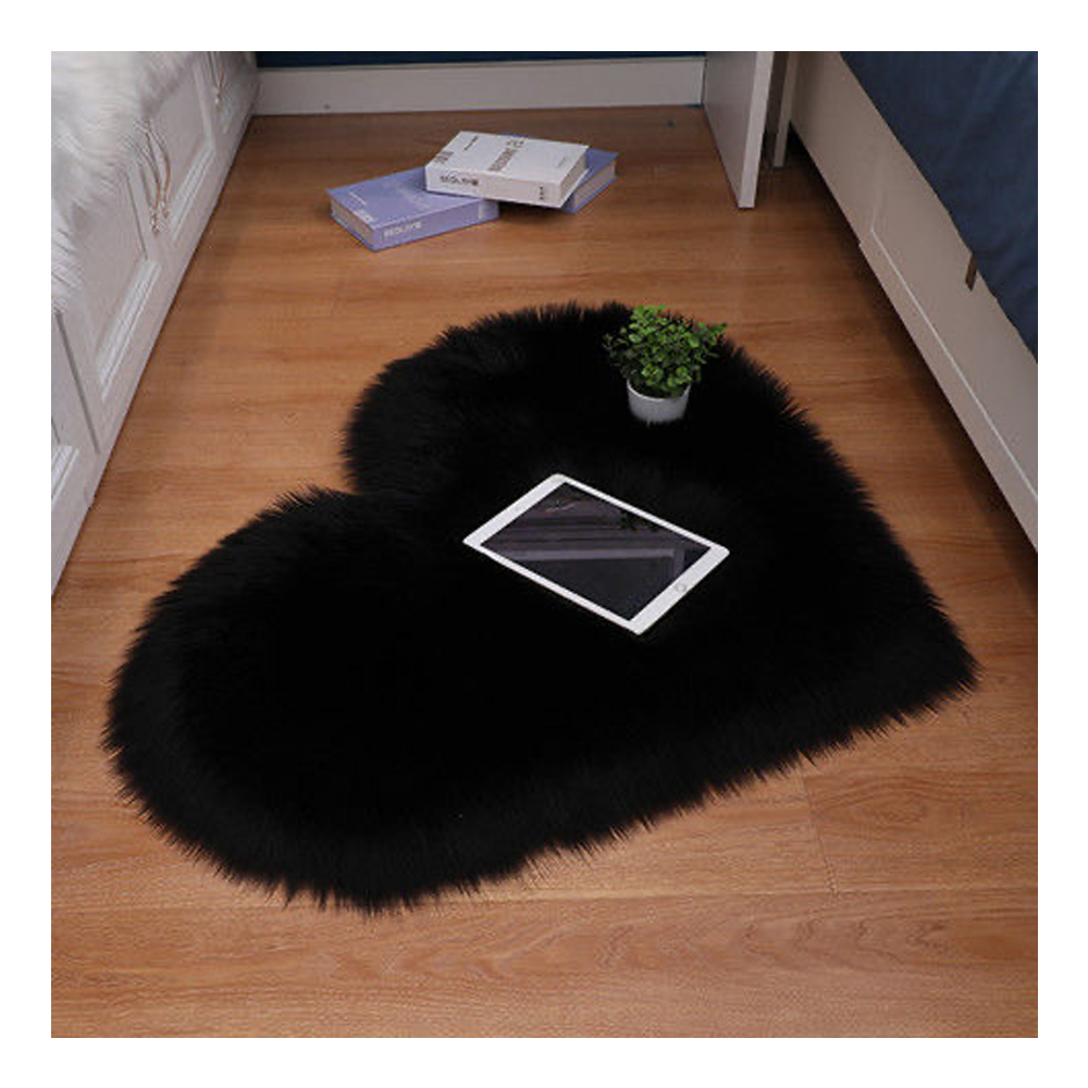 fuzzy plush rug for dorm Heart shaped soft and comfortable plush carpet for living room and bedroom