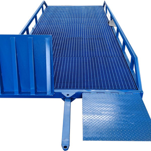 Portable Boarding Bridge For Easy Loading Without Power Supply Hydraulic Loading Ramp For Forklift