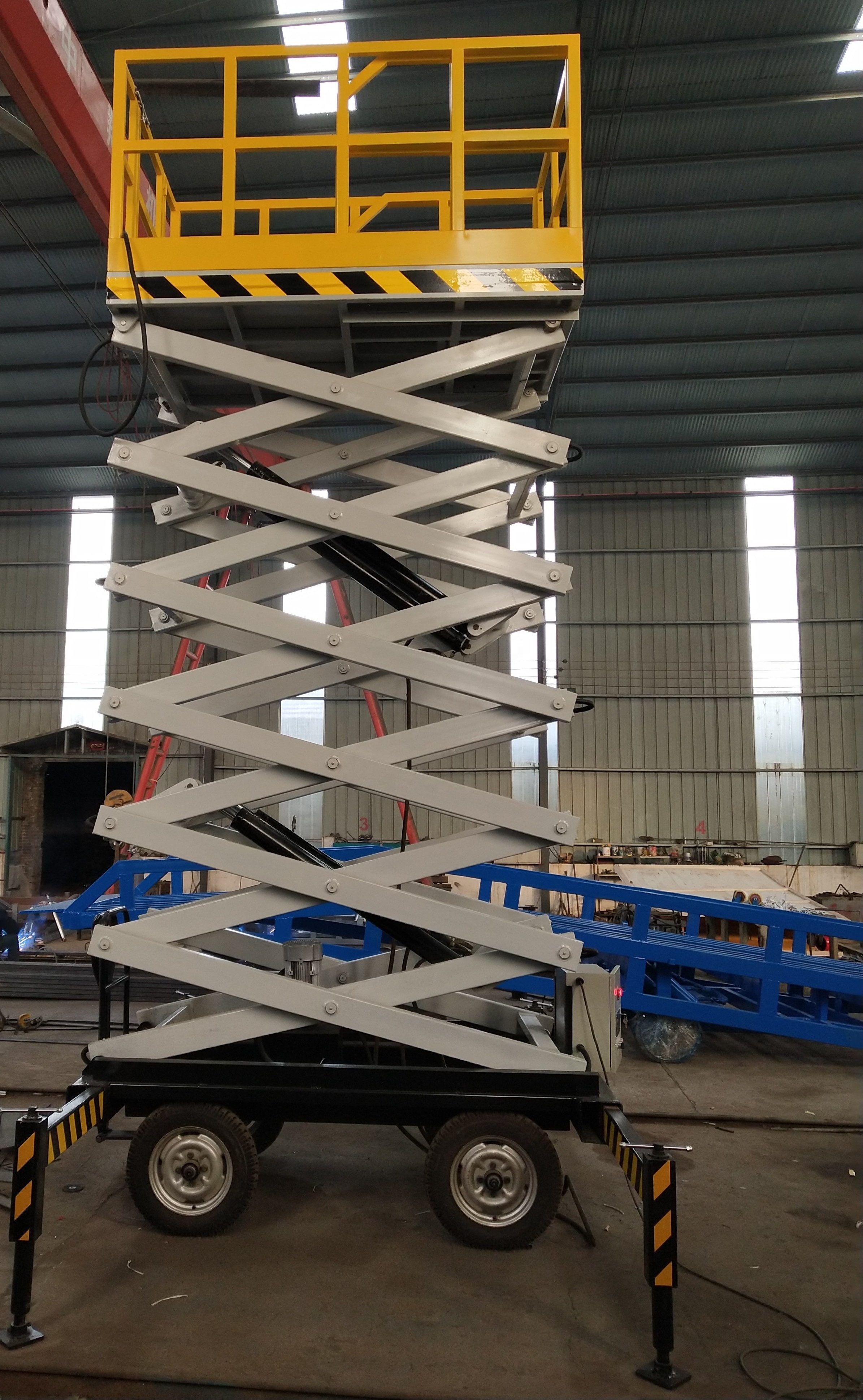 13ft 19ft 26ft 39ft scissor lift platform table for widely