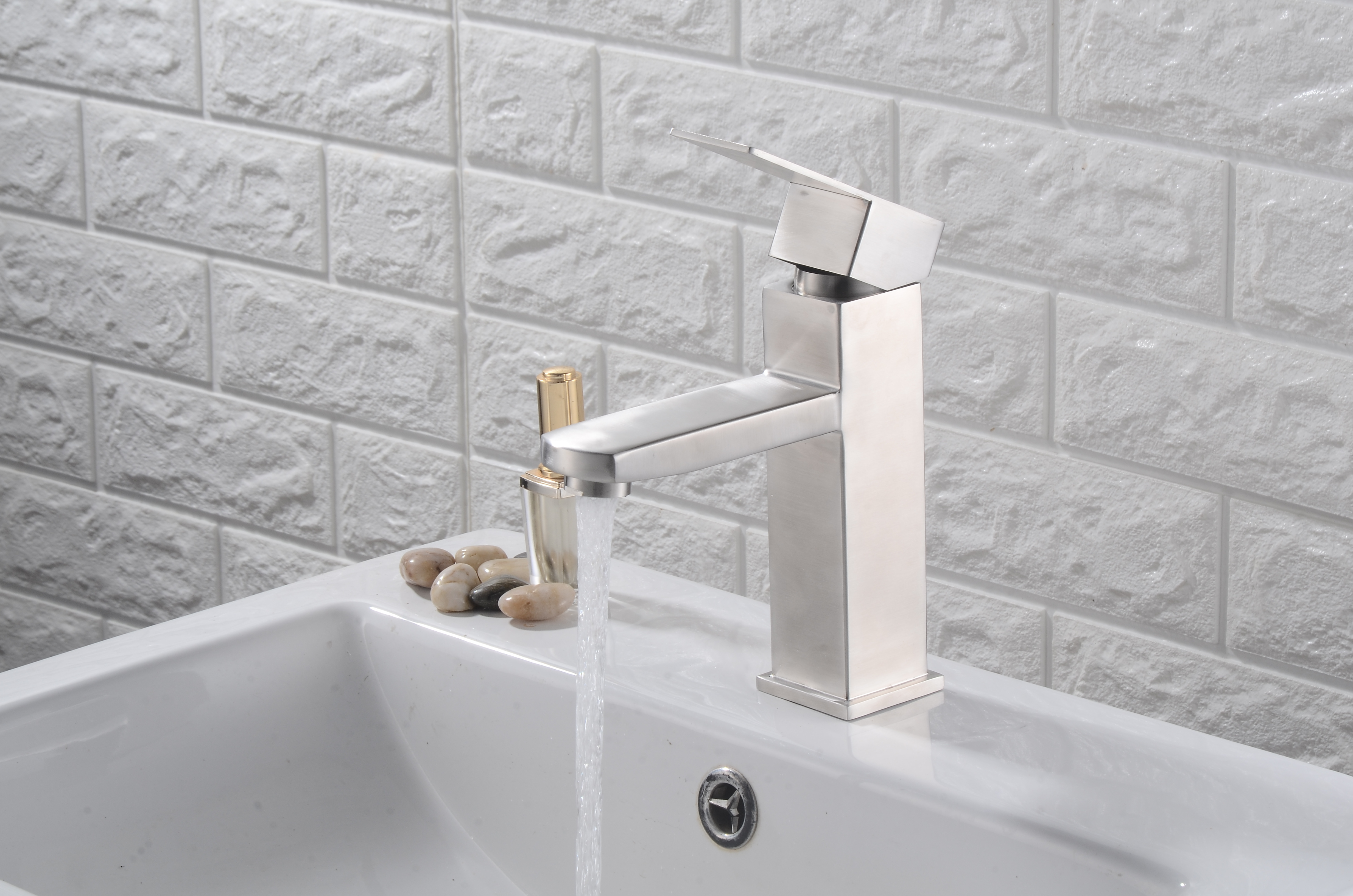 Stainless steel wire drawing single hot and cold square bathroom faucet