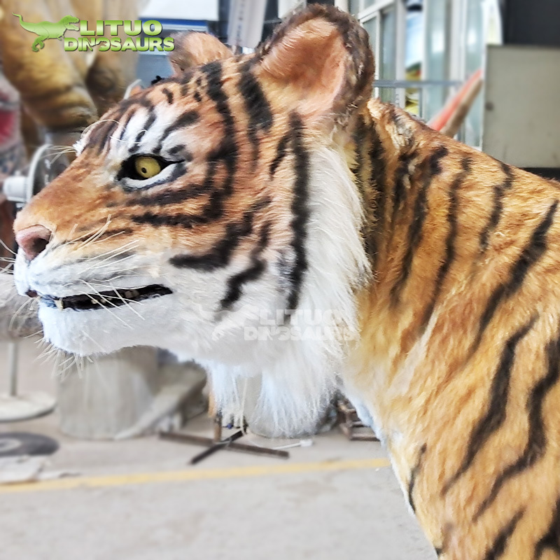 Outdoor Decoration Life Size Animatronic Remote Control Tiger