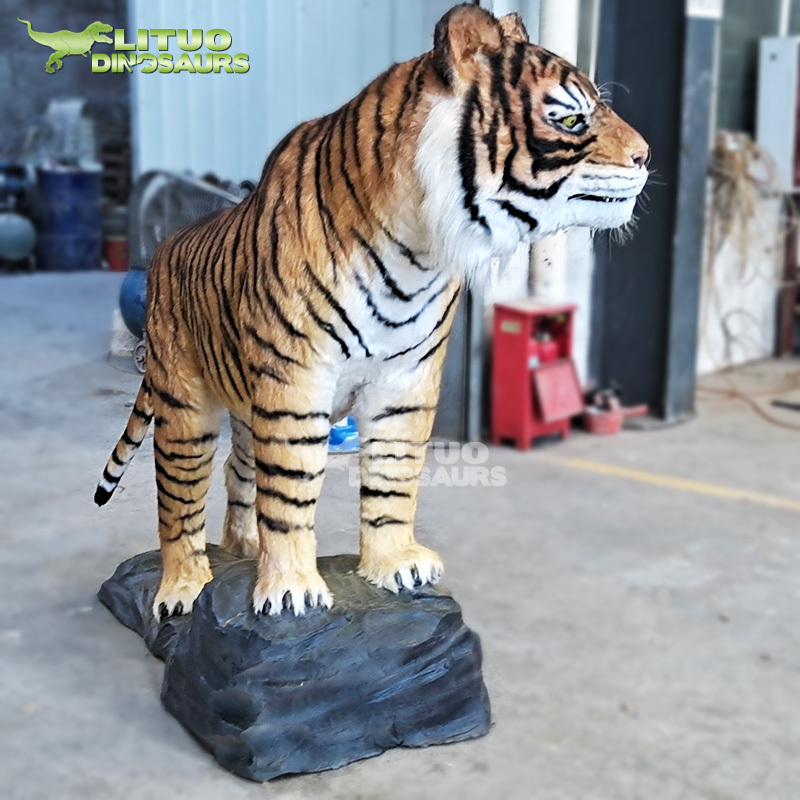 Outdoor Decoration Life Size Animatronic Remote Control Tiger