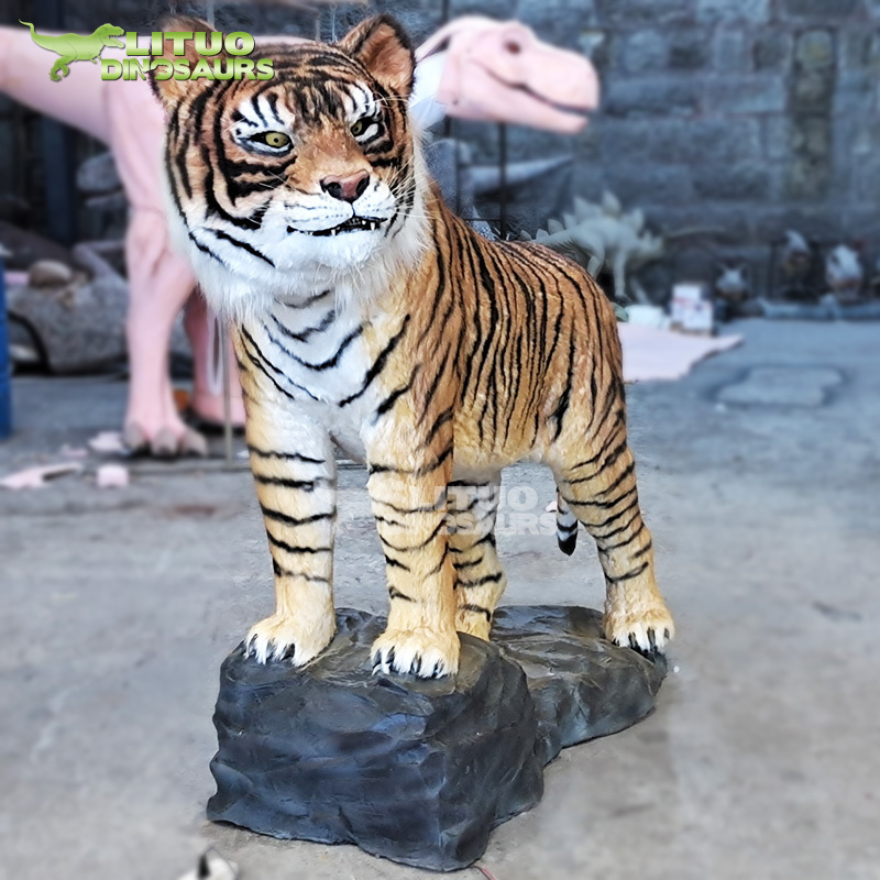 Outdoor Decoration Life Size Animatronic Remote Control Tiger