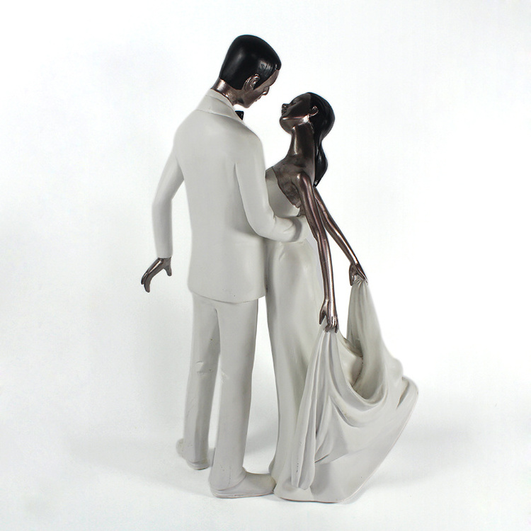 Custom Art Resin Crafts Love Wedding Statue Adult Figurines Couple Figurine For Home Decoration