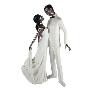 Custom Art Resin Crafts Love Wedding Statue Adult Figurines Couple Figurine For Home Decoration