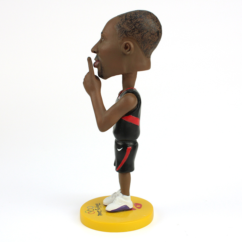 Hot sale custom figure basketball player Souvenir toy basketball bobble head kobe star resin  ornaments