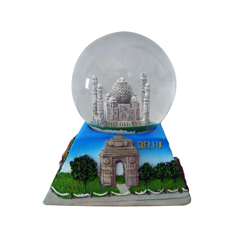 india souvenirs snow globe custom Resin urban landscape sculpture water balloons souvenir gift