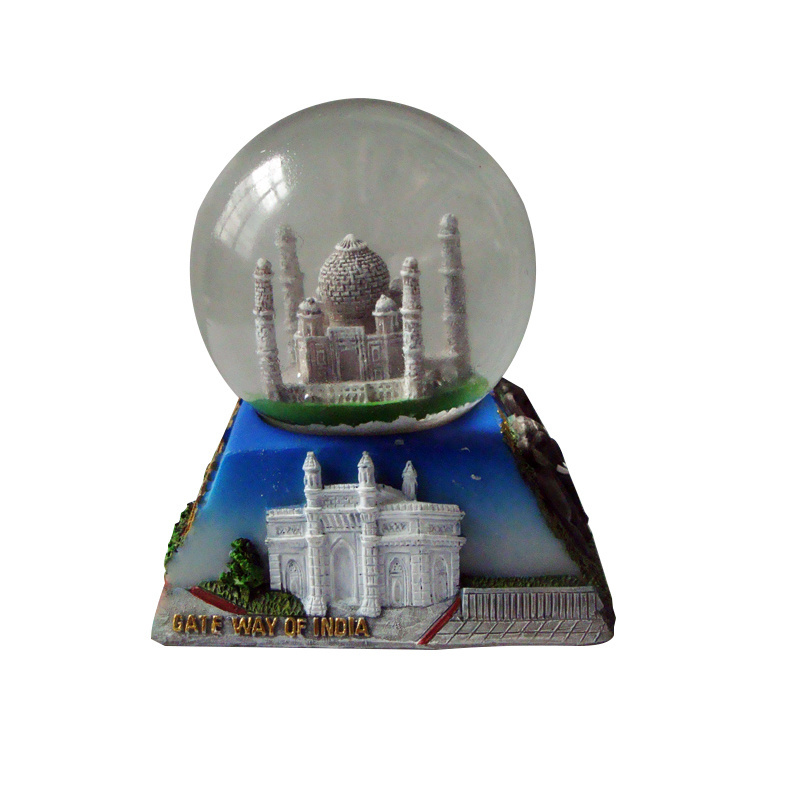 india souvenirs snow globe custom Resin urban landscape sculpture water balloons souvenir gift