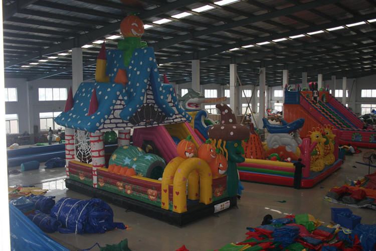 Halloween Inflatable  Bouncer Bounce house theme park bouncy castle  with Slide