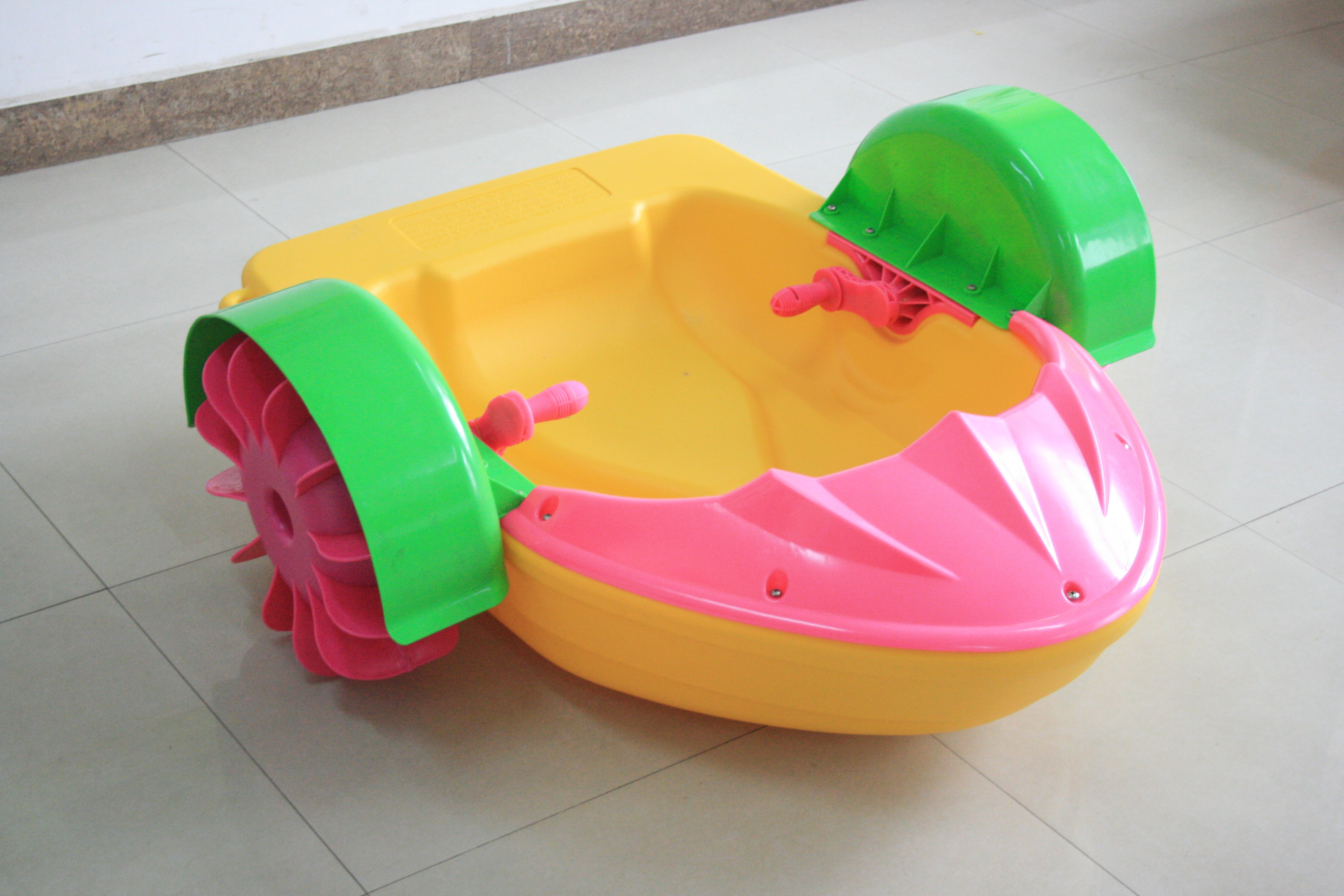 Alliance commercial water toys small single hand crank paddle rowing boat plastic water paddle boat For Kids Adults for sale