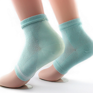 heel gel socks moisture spa socks  and gloves spa moisturizing cooling gel socks with essential oils