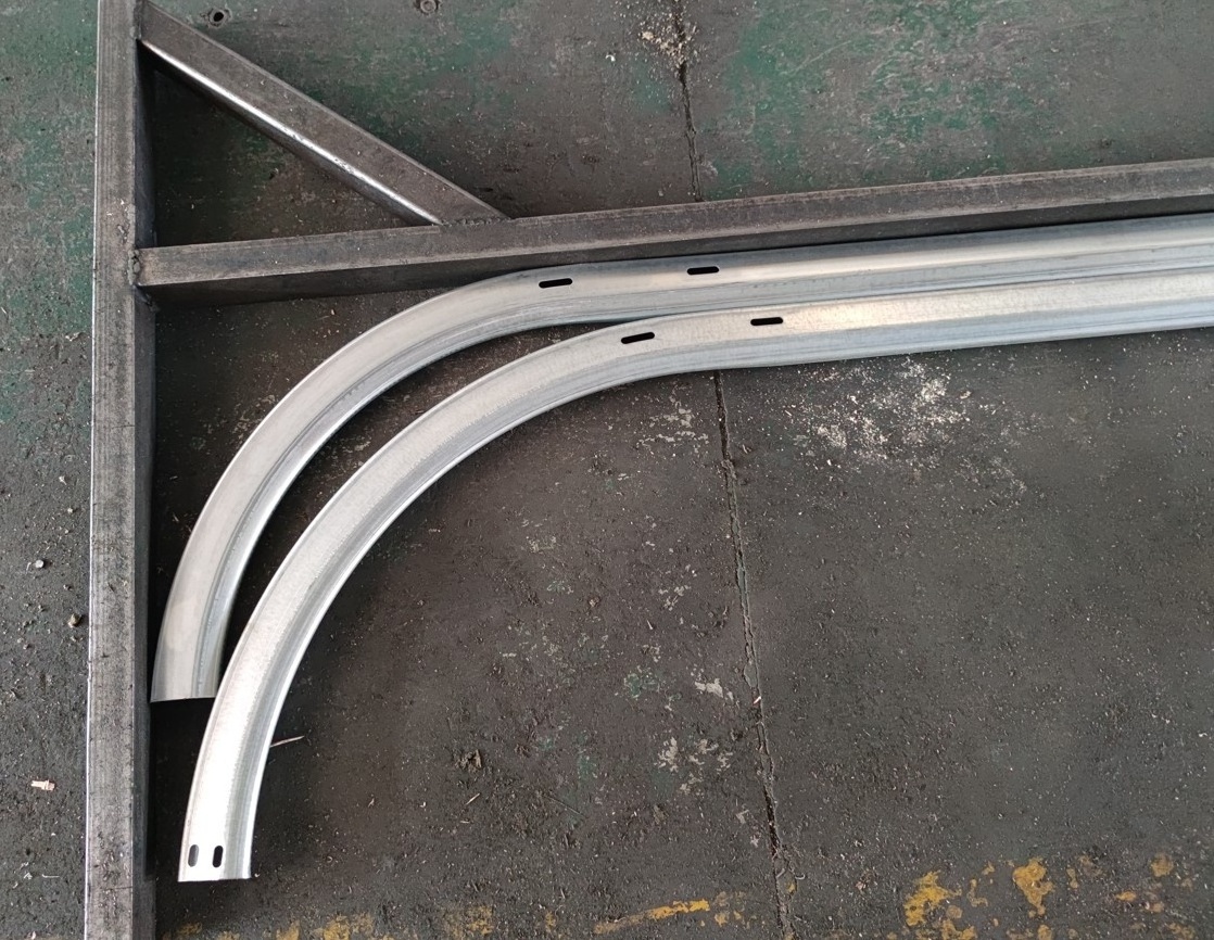 Curved Garage Door Tracks and Brackets  Hot-dipped Galvanized Steel Garage Door Hardware Box