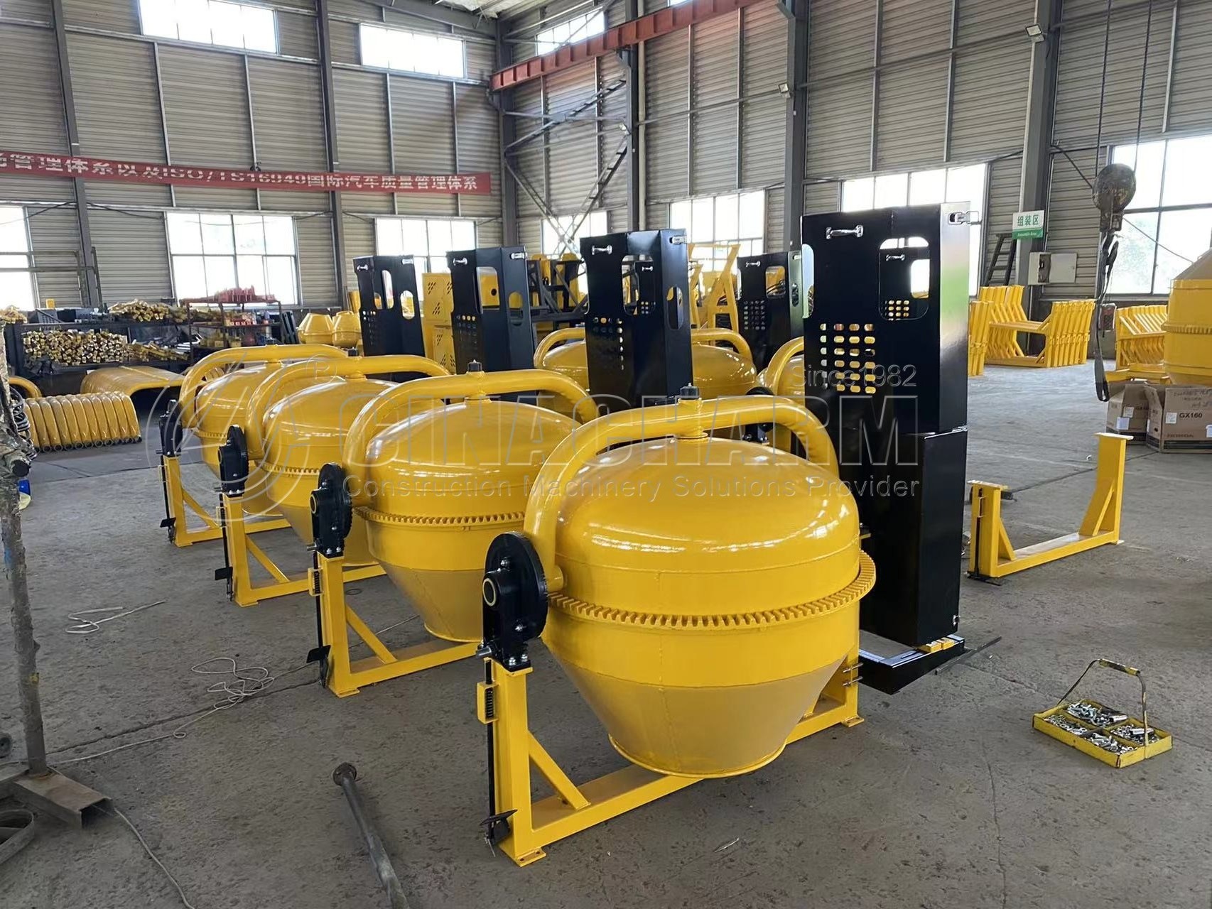 New designed factory price CM700-4D Diesel engine concrete mixer Drum capacity 700L for sale