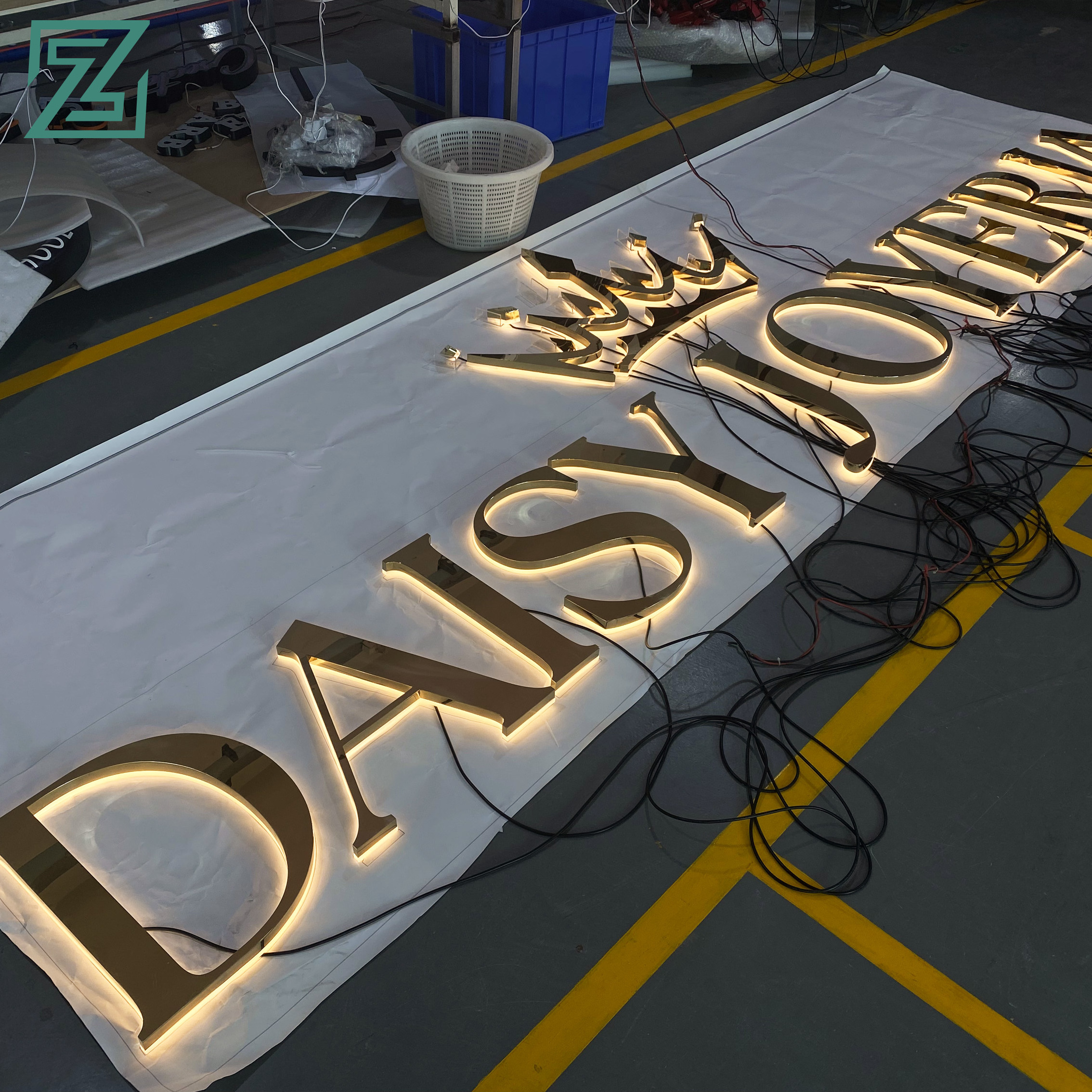 China Verified Factory Custom LED Metal Backlight Signboard 3D Light Sign Acrylic Letter for Shop Advertising Logo Outdoor Board