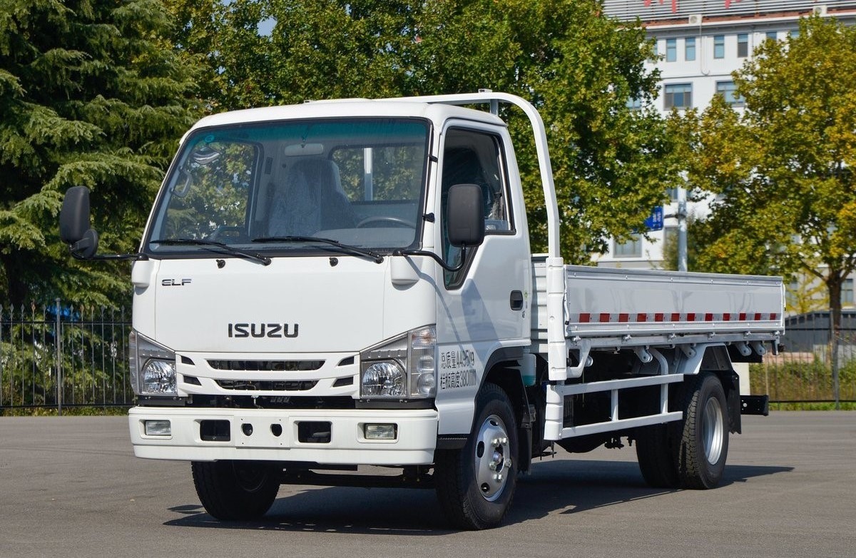 Hot selling low price used Isuzu 100hp 4X2  Light Truck light small cargo truck 3ton made in china