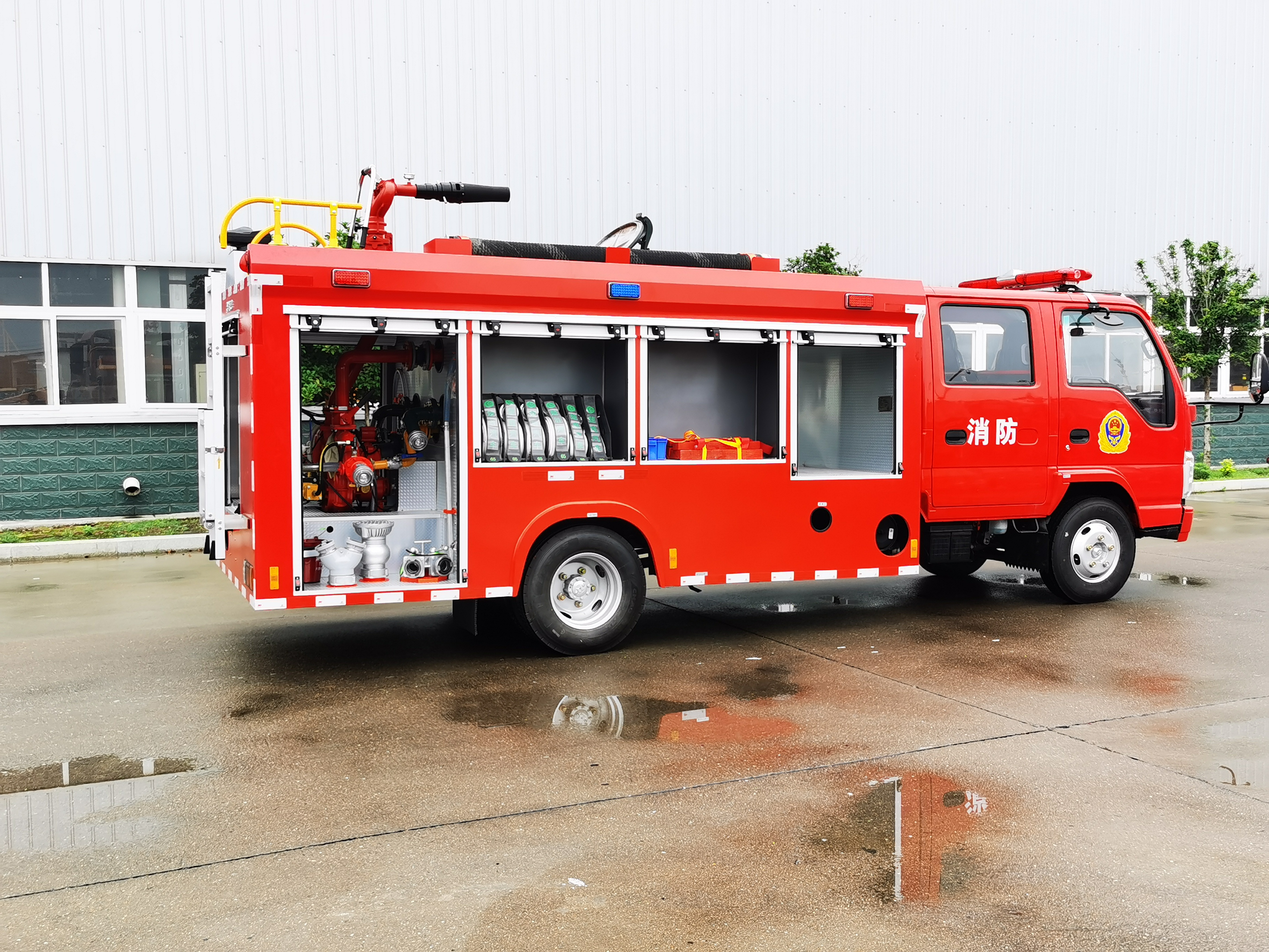 Fire fighting truck ISUZU 4x2 airport fire truck