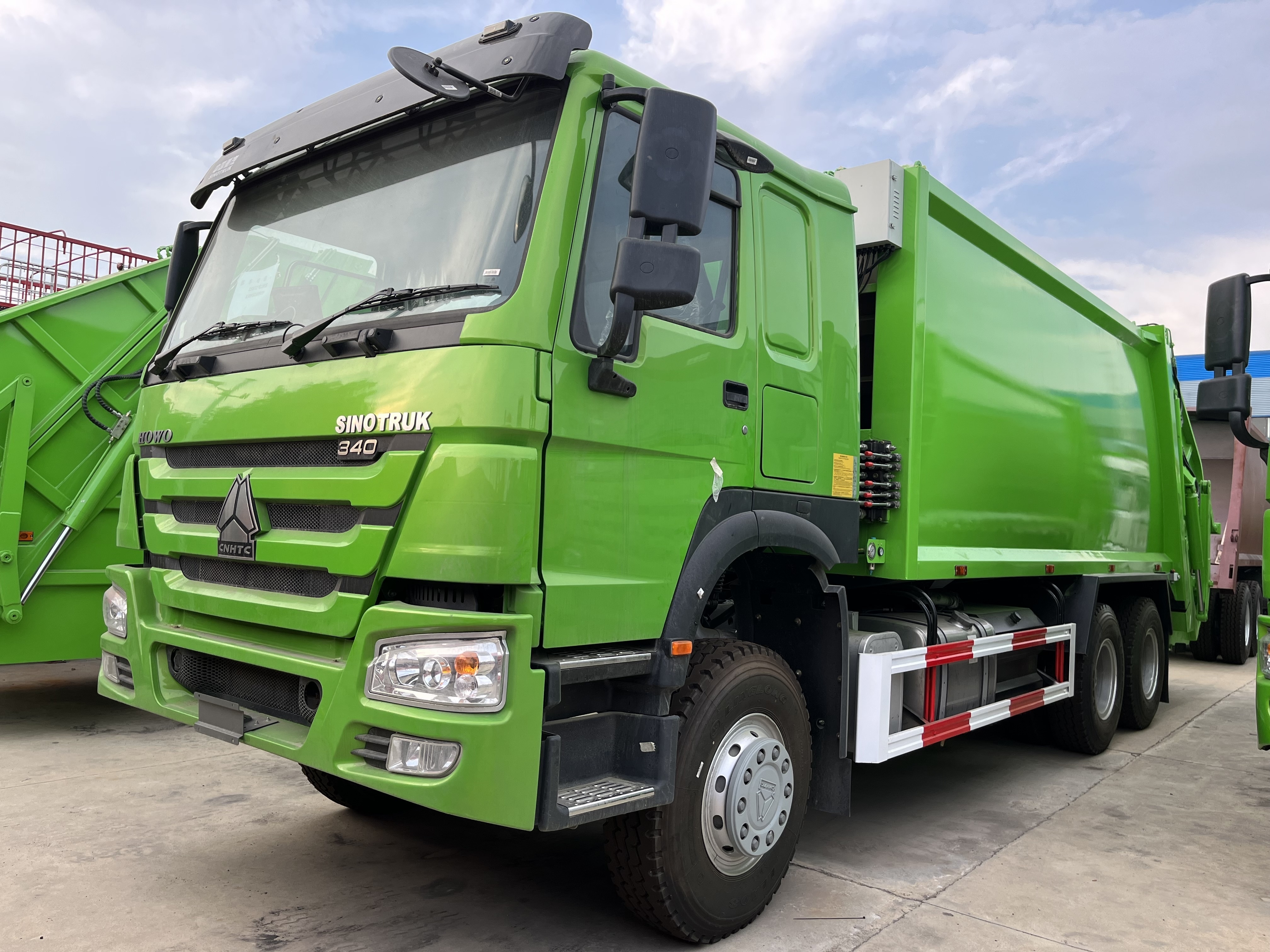 6x4 Howo Used Truck Compactor Garbage Trucks For Sale