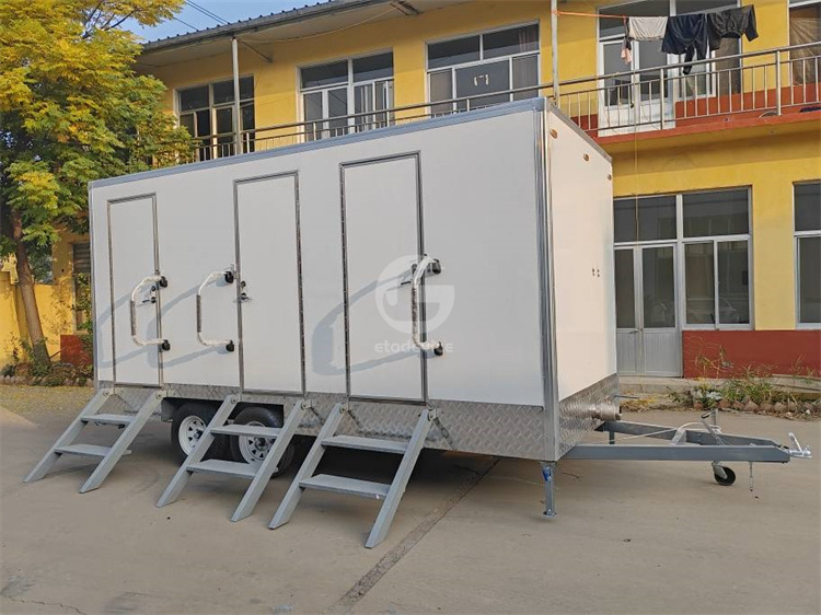 Customized Mobile Outdoor Street Trailer Portable Mobile Toilet with Shower