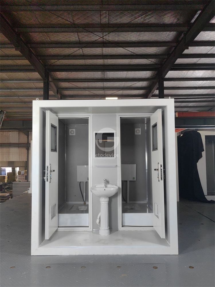 Ready Stocked Outdoor Mobile Portable Toilets for Sale