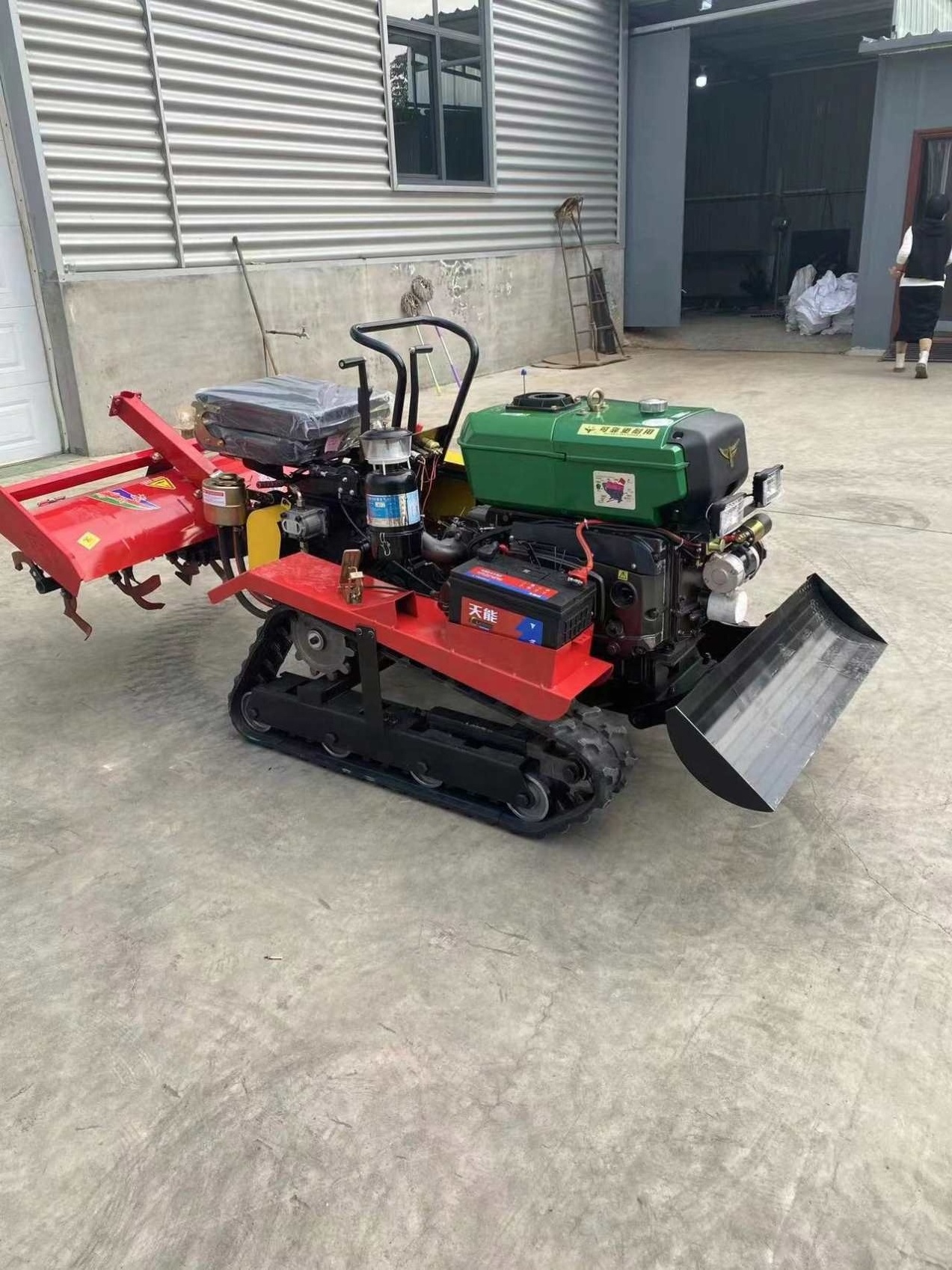 Hot Sale 35 Horsepower Agricultural Greenhouse Orchard Multi-Functional Diesel Rotary Riding Crawler Micro Tiller