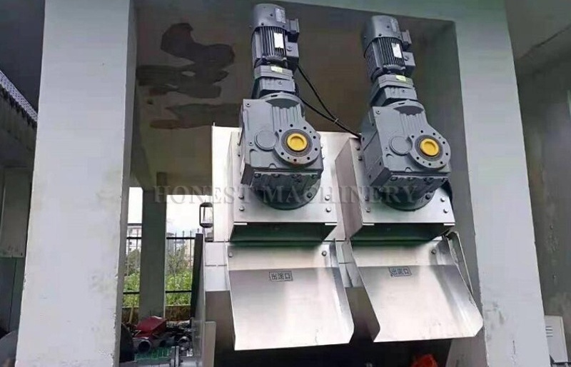 Hot Sale Sludge Dewatering Pressing / Waste Water Sludge Dewatering Press / Stacked Screw Sludge Dewatering Machine