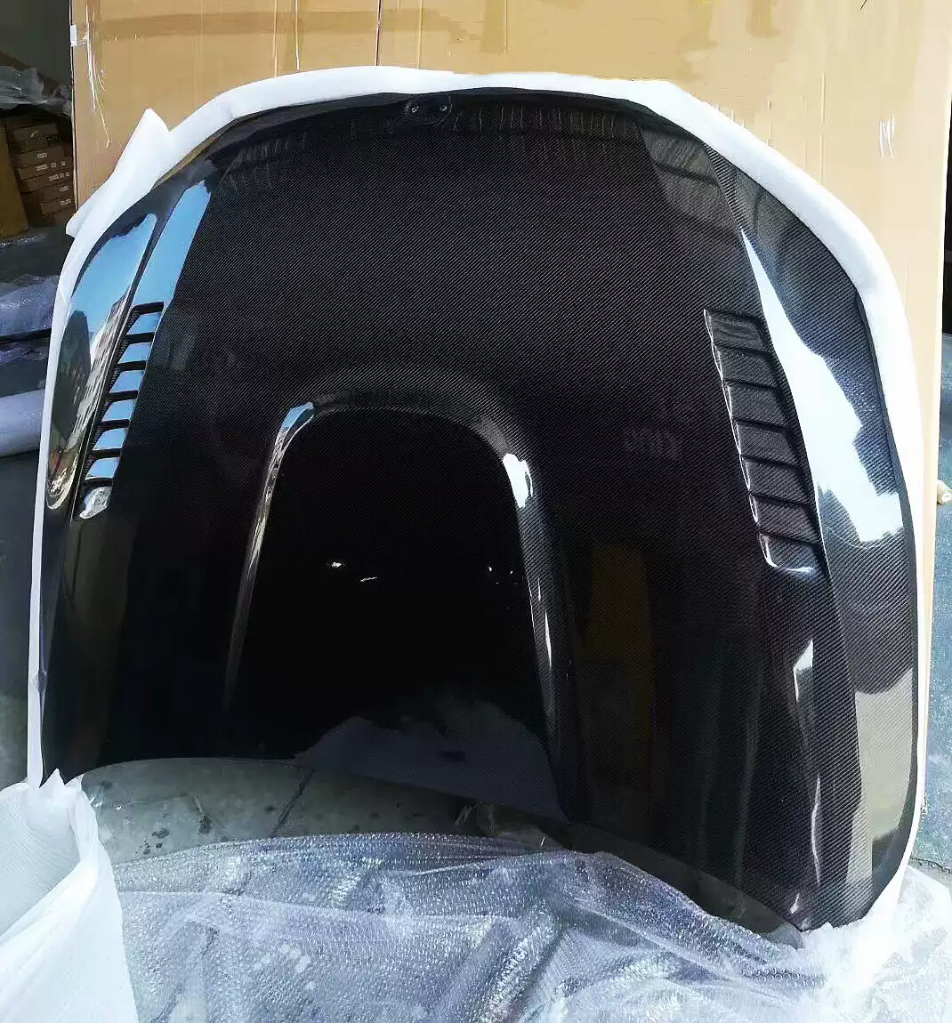 Factory wholesale suitable for -bmw 5 series E60 carbon fiber hood E60 old 5 series modified V opening hood 2004-2010