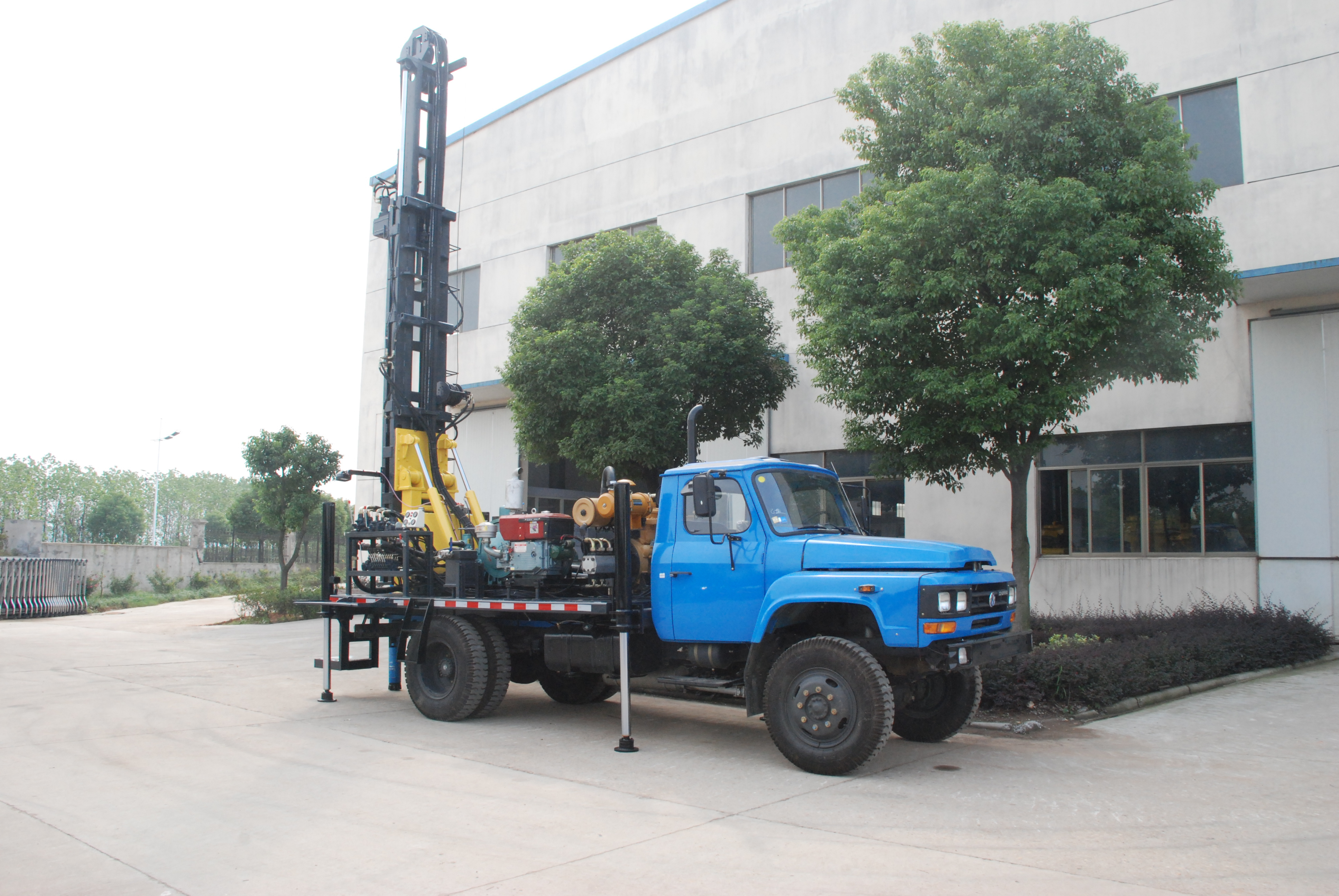 200m Depth TW20 Portable water well drilling machine /Used Truck Mounted Deep Water Drilling Rig Machine for Sale