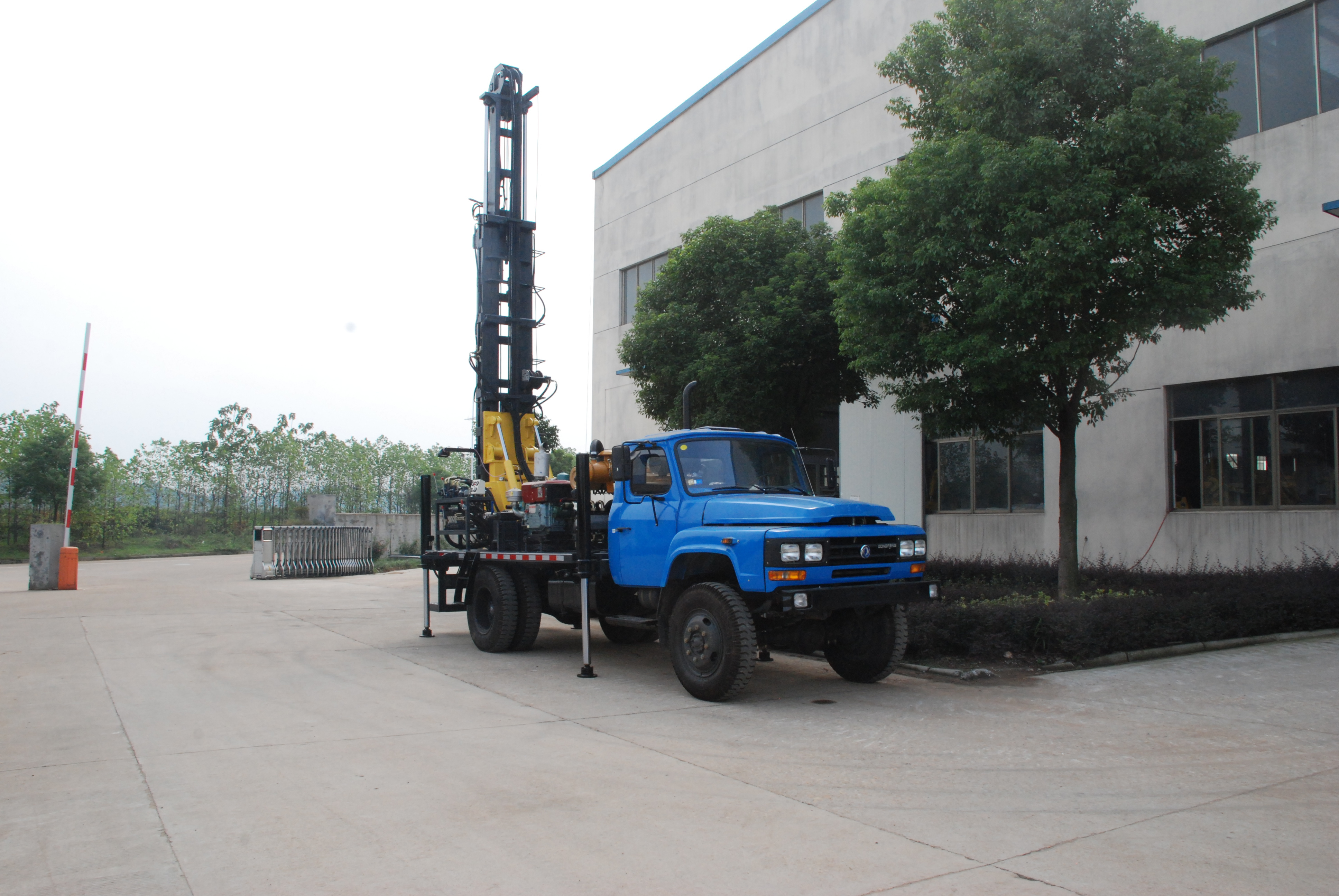 200m Depth TW20 Portable water well drilling machine /Used Truck Mounted Deep Water Drilling Rig Machine for Sale