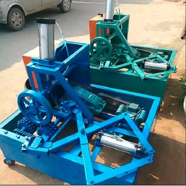 old Waste scrap tyre tread sidewall cutting Recycling machine scrap tyre cut in 3 pieces machine automatic