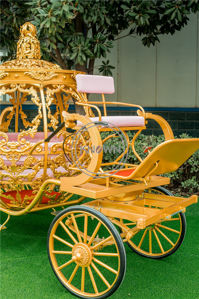 2022 Princess Pumpkin Horse Carriage Attraction Sightseeing Horse Cart Royal Wedding Carriage for Sale