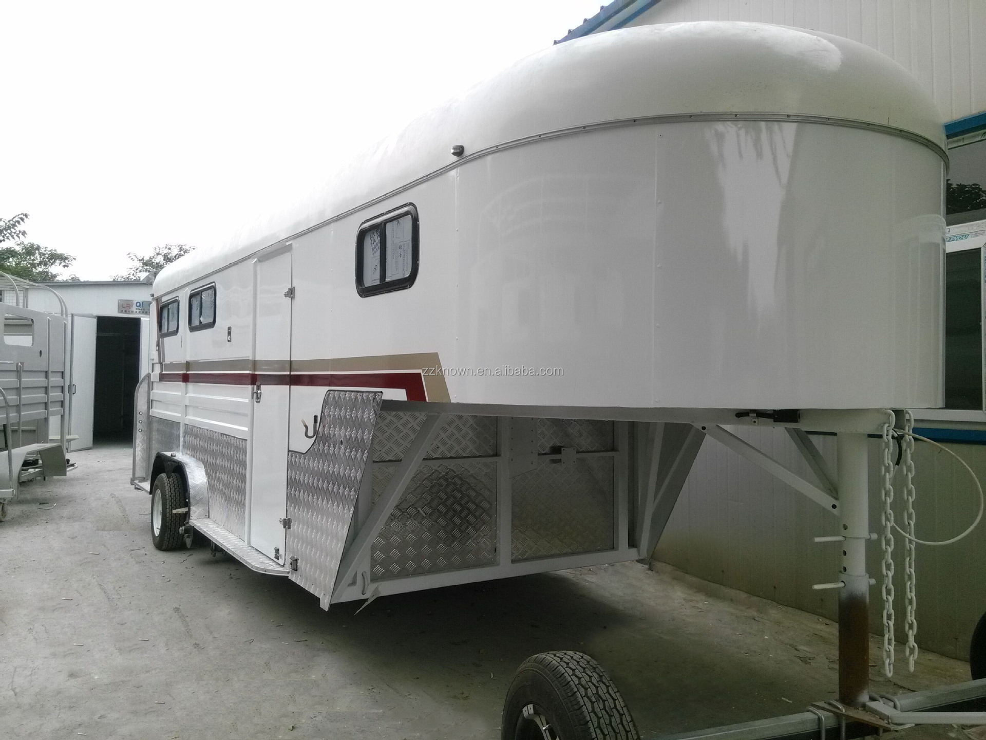 2024 Customized Gooseneck Horse Load Trailer with living Quarters Fiberglass Horse Float Trailers for Sale