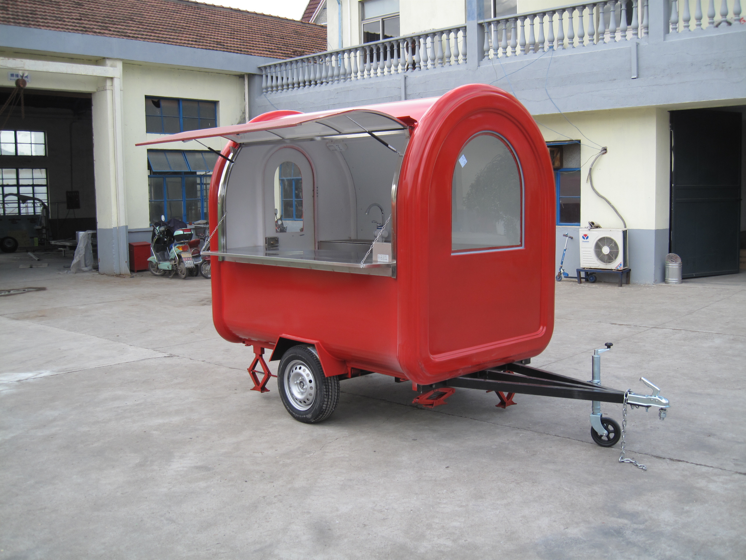 2024 Christmas Mobile Remorque Food Truck for Sale in Dubai Stainless Steel Fast Food Trailer with CE Certificate Promotion