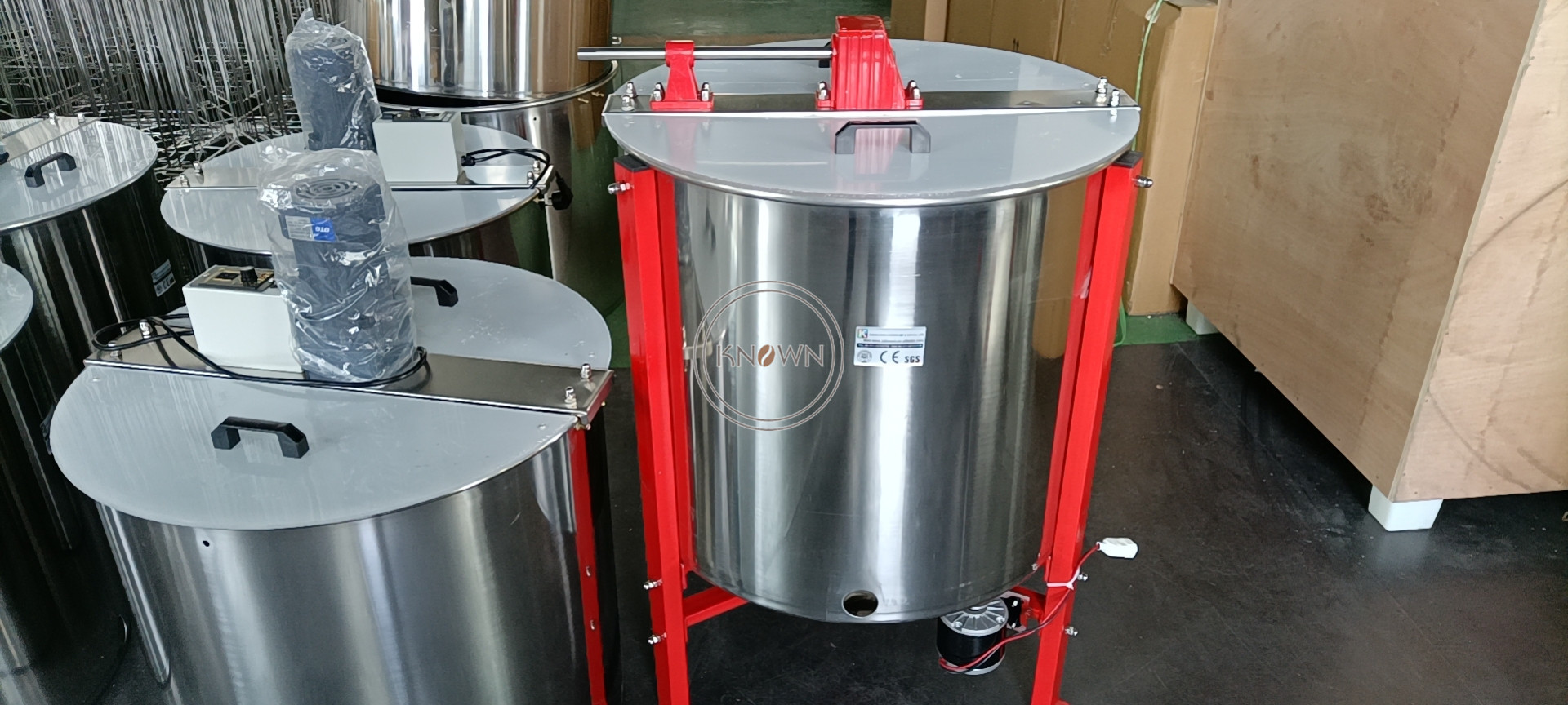 Customized Stainless Steel Honey Extractor Commercial 4 6 8 Frames Honey Extractor Machine