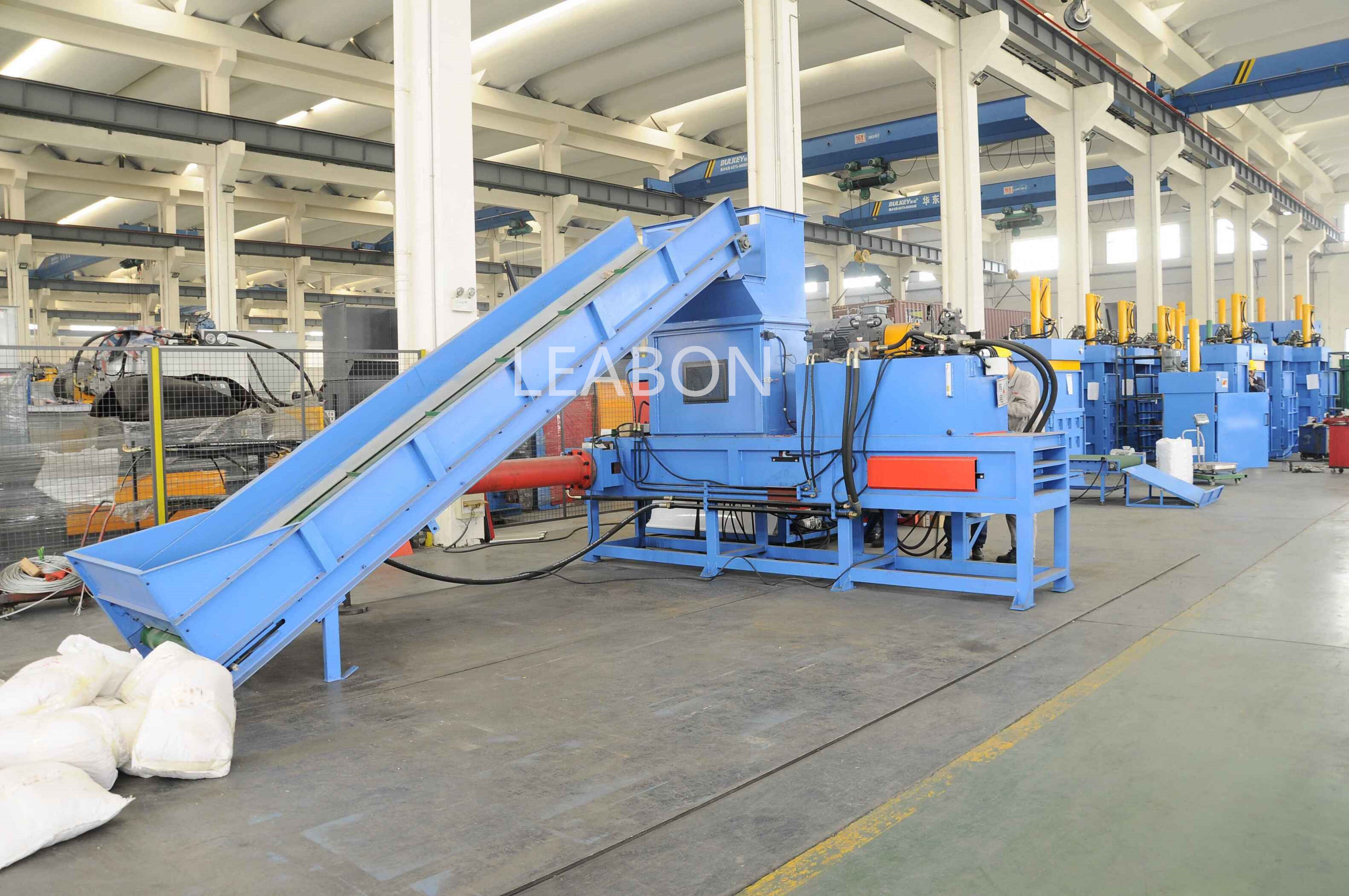 High Efficient Horizontal Bagging Machine Hay Rice Straw Pine Wood Shaving Baler for Sale