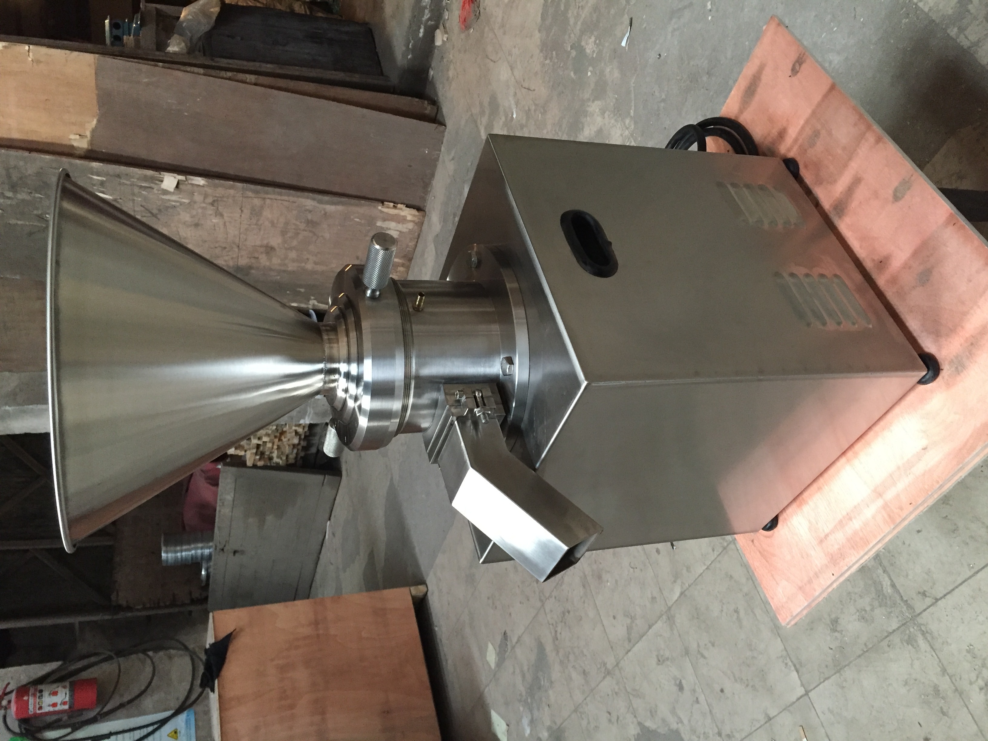 Industrial 100kg/h Chilli Sauce Grinding Making Machine/ Red Chilli Paste Grinder / Colloid Mill For Chili Paste