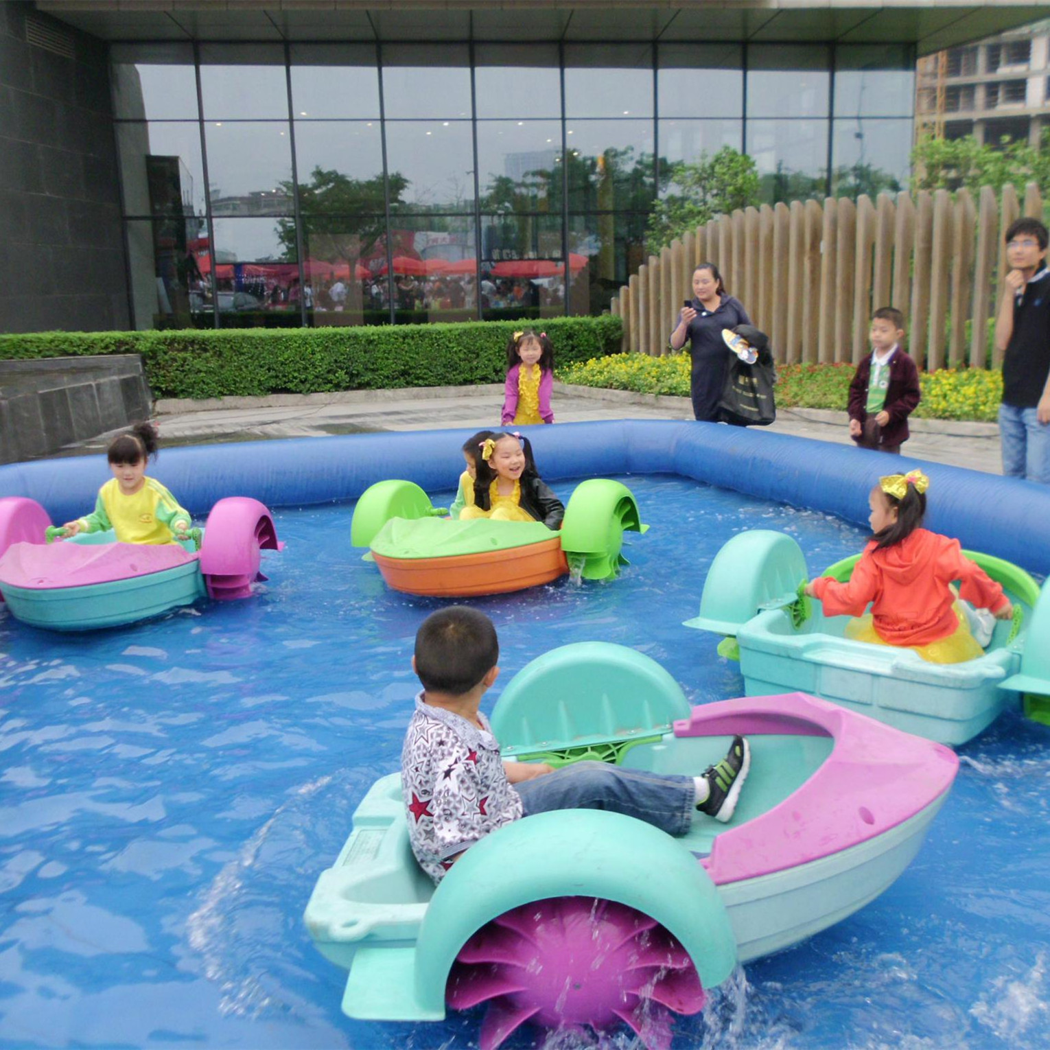 Commercial Water Park children's hand boat Light up bumper boat inflatable pool bracket pool  Aquapark