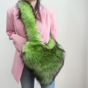 Designer Women Fur Bag Heart Shaped Faux Fur Shoulder Bag Fluffy Plush Heart Fur Bag