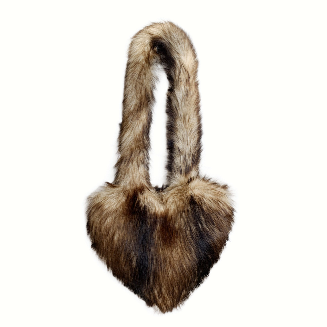 Designer Women Fur Bag Heart Shaped Faux Fur Shoulder Bag Fluffy Plush Heart Fur Bag