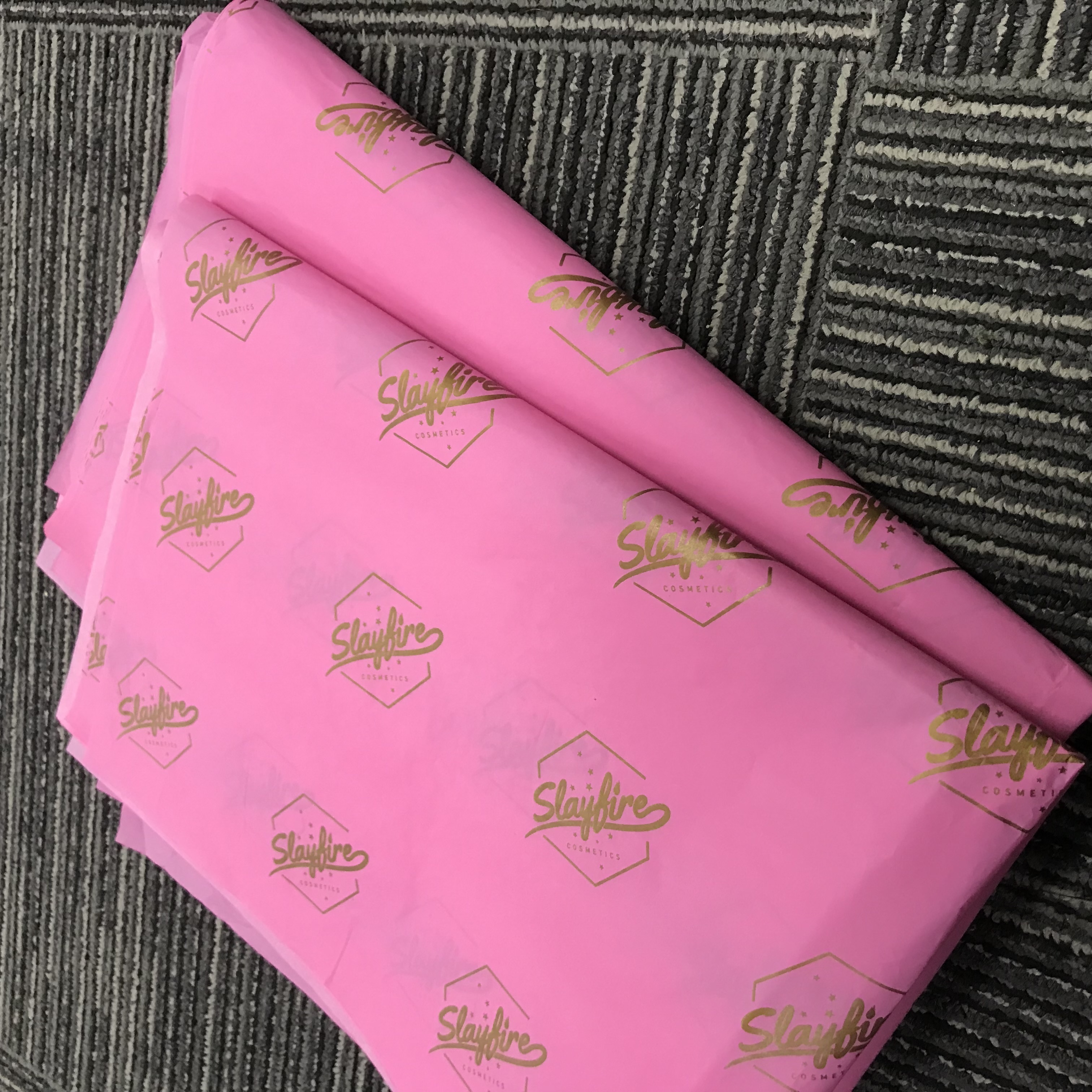 Luxury Golden Custom logo garment gift tissue paper sheets Pink wrapping tissue paper For Clothing