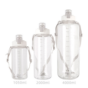 Low MOQ Plastic Bottle Water 2 Litre Water Bottle Gallon Water Bottle with Straw