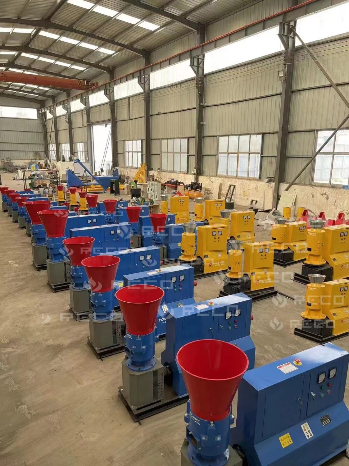 home use straw fuel bois  maschin presse pelet mini pelletizer maker  press sawdust biomass wood pellet making mill machine