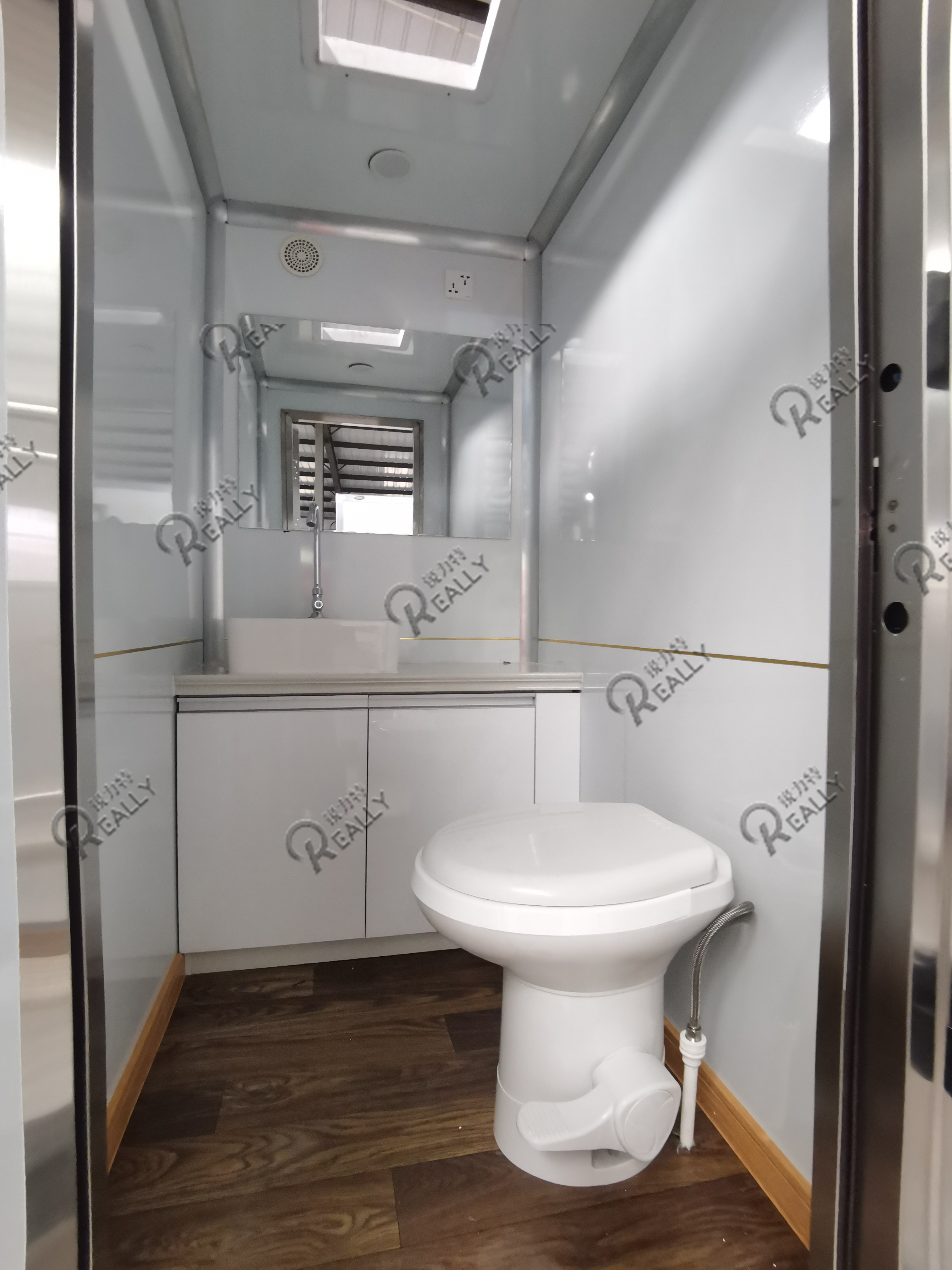 Public Portable Restroom Trailer Temporary Outdoor Toilet Business For Sale Hire