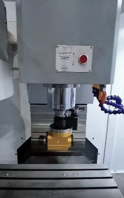 4 Axis Milling Cnc Aluminum Milling Fresadora Cnc Vmc850 Centro De Mecanizado Cnc