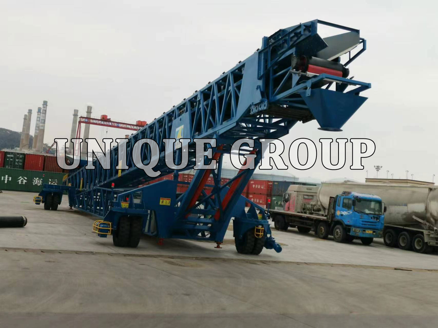 Bulk material handling equipment stacker conveyor