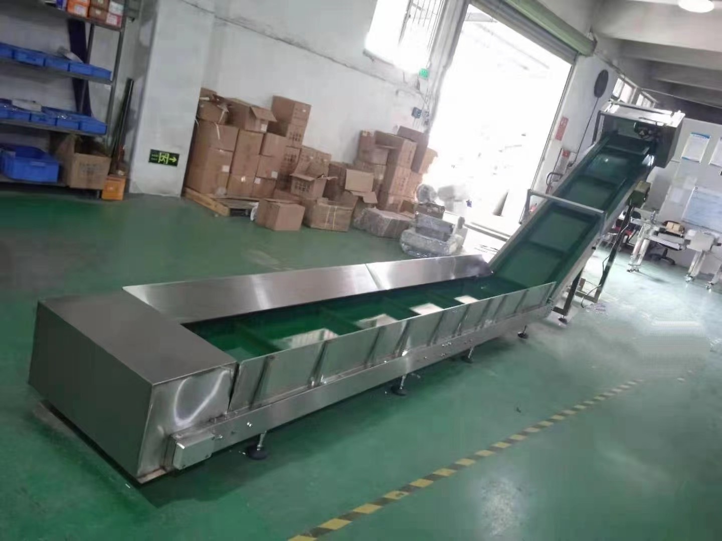 Customizable 90 degree curve belt conveyors mini incline lifting conveyor for sale